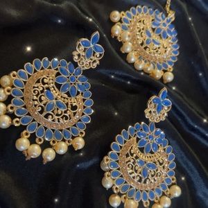 necklace with head wear tikka